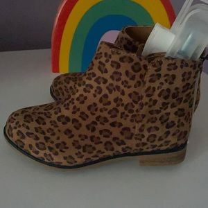 Cat & Jack Kids Size 9 Leopard Booties